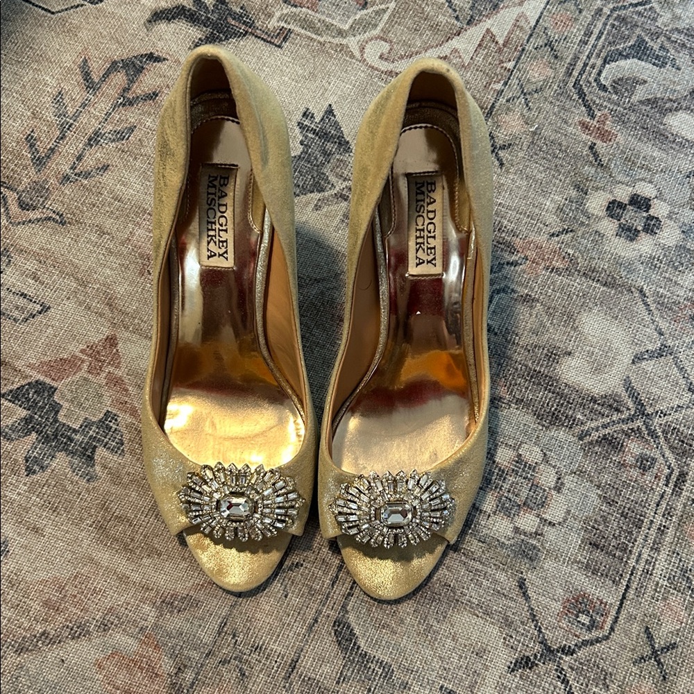 Badgley Mischka Glittering Gold Peep Toe Heels